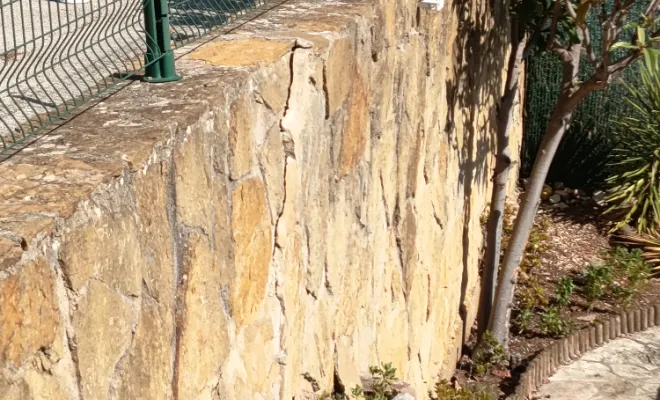 Suivi d'un mur de soutènement par jauge connectée